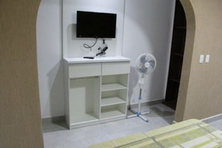 Room 27 of 42