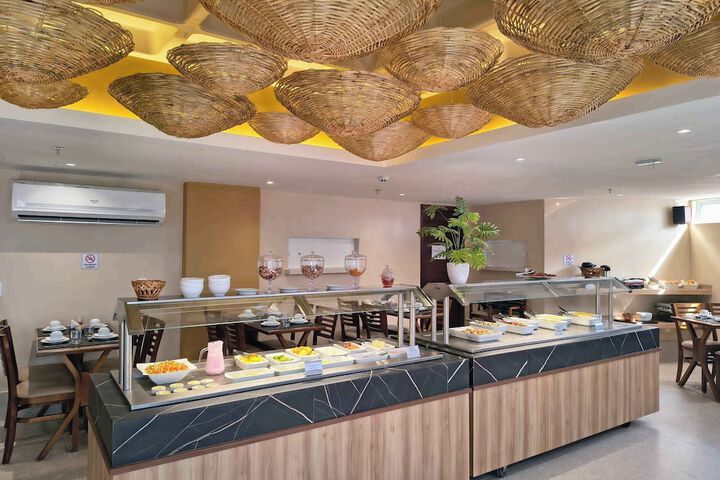 Breakfast/Coffee Service 49 of 67