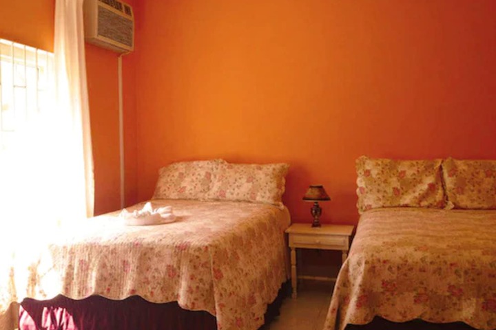 Room 6 of 28