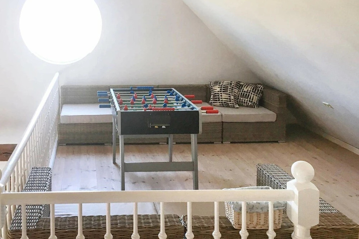 Room 10 of 21