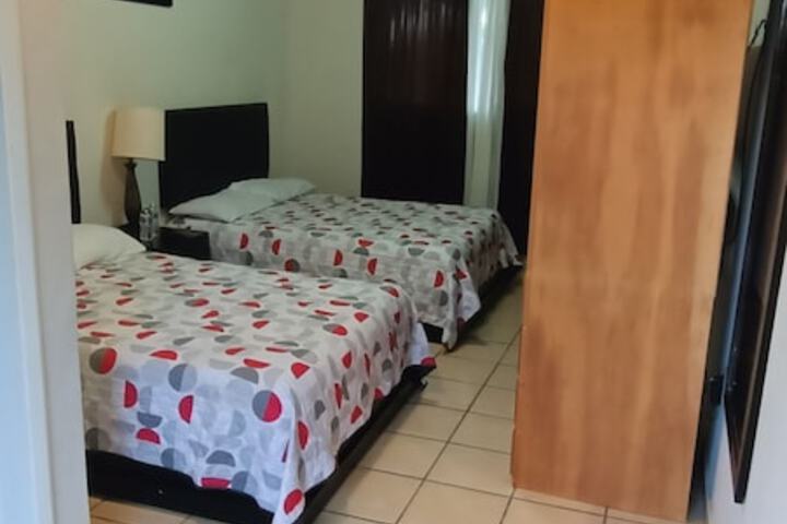 Room 7 of 104