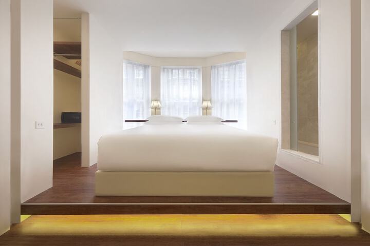 Room 16 of 29
