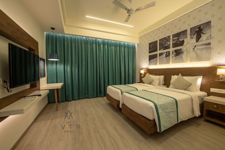 Room 8 of 28