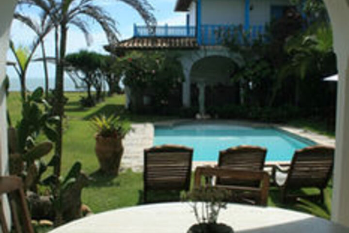 Lounge 29 of 48