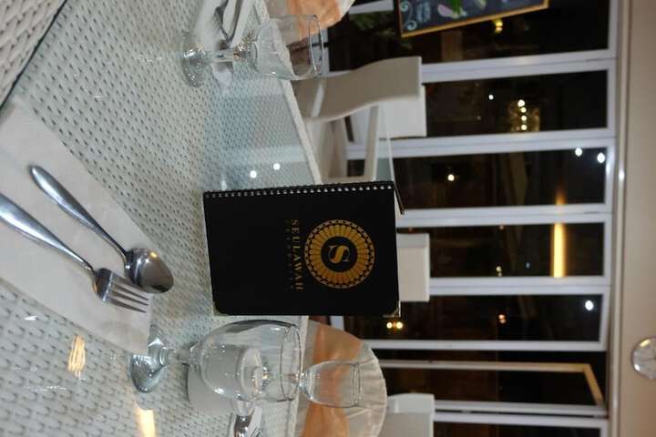 Dining 21 of 27
