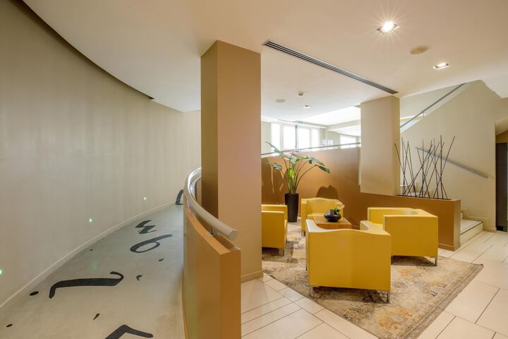 Guest Lobby