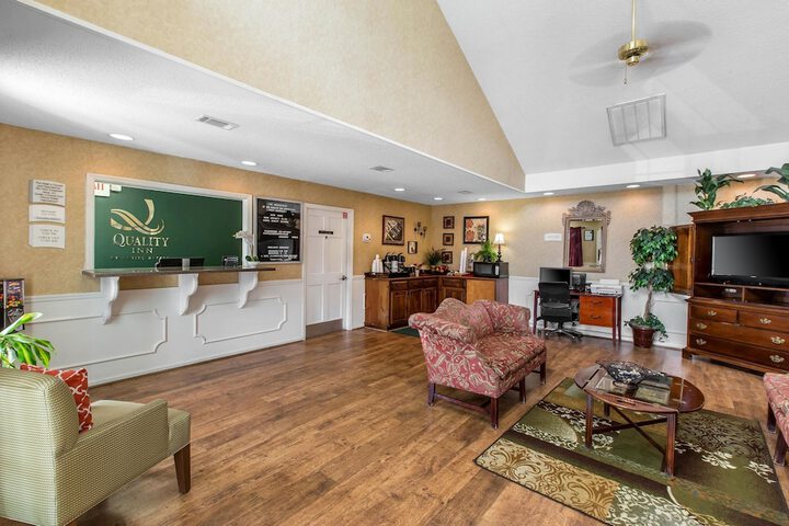 Hotel Interior 4 of 28