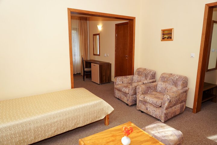 Room 8 of 36