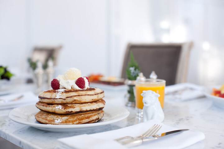 Breakfast/Coffee Service 103 of 135