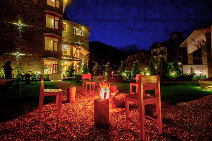 Hotel Exterior 40 of 63