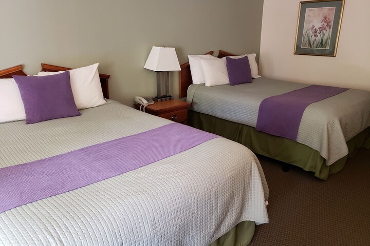 2 Queen Beds (4 of 5)