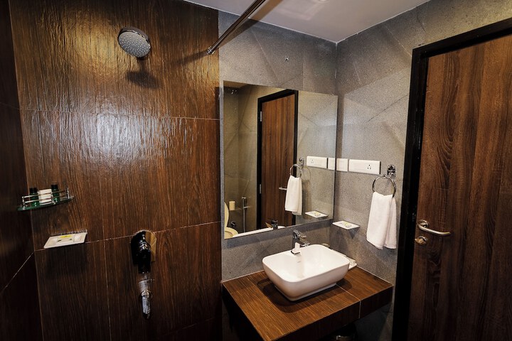 Room 17 of 30