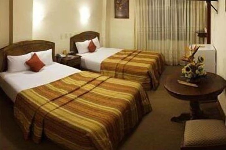 Room 3 of 20