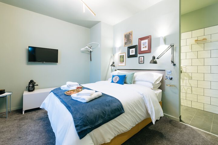 Room 12 of 46