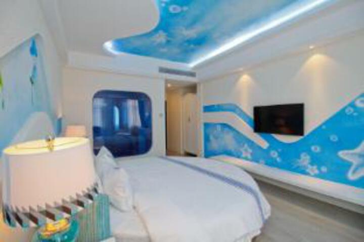 Room 7 of 7