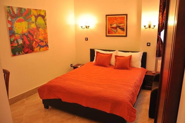 Room 5 of 15