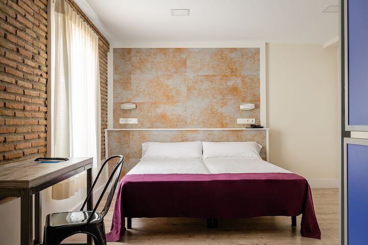 Room 7 of 65