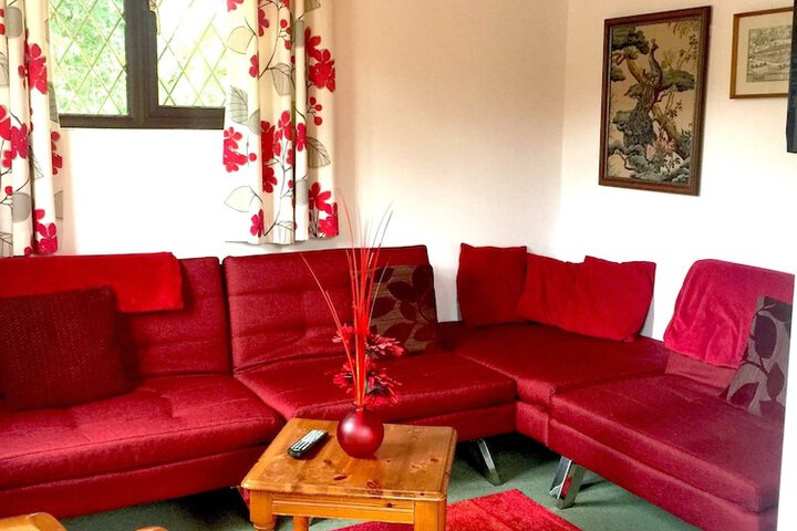 Lounge 11 of 38