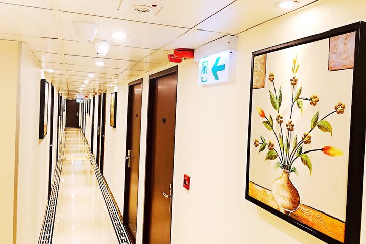 Ballroom/Hall 68 of 73