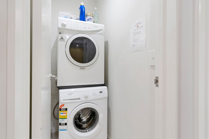 Laundry 25 of 44