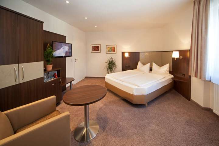 Room 8 of 21