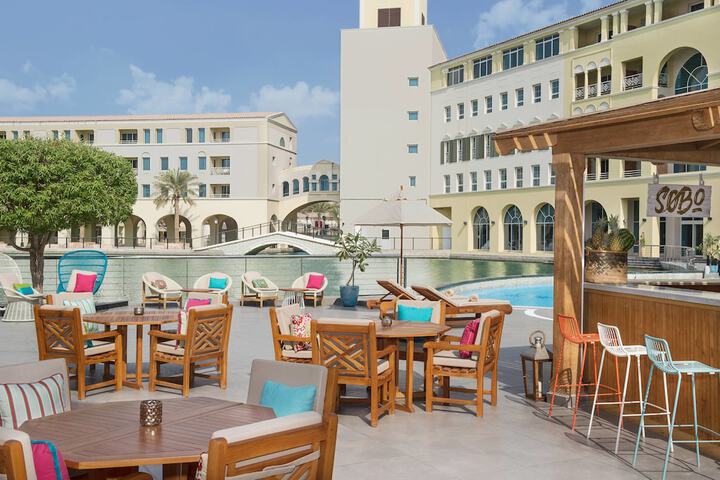 Hotel Pool