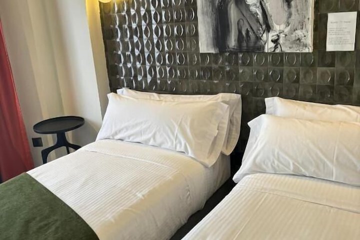 Room 3 of 17