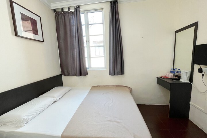 Room 13 of 43