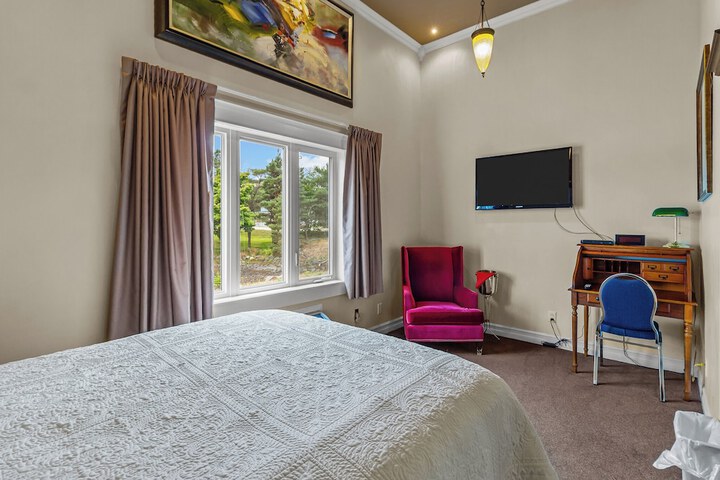 Room 14 of 49