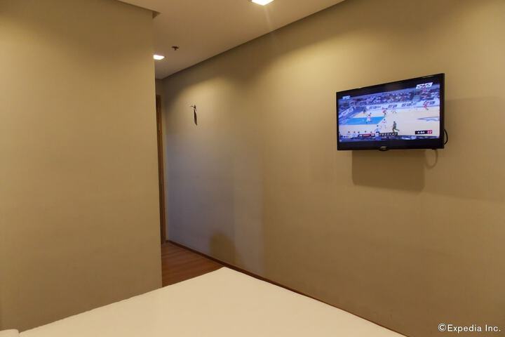 Room 5 of 38