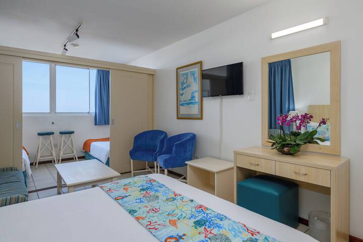 Room 12 of 71