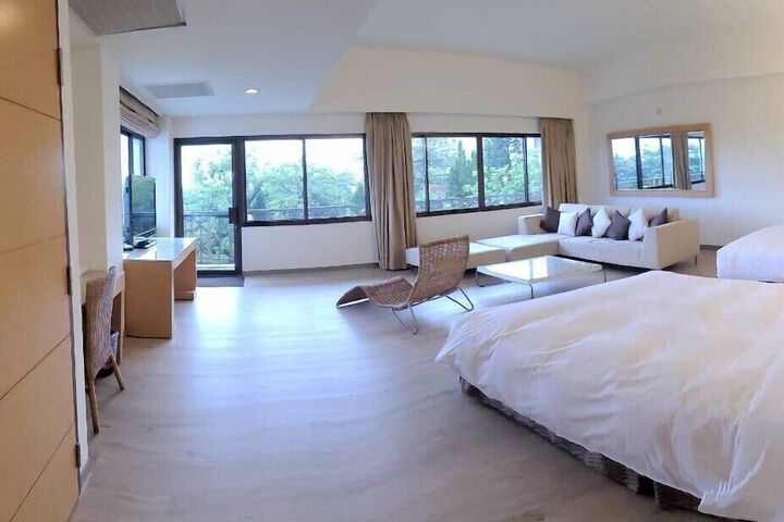 Room 15 of 34