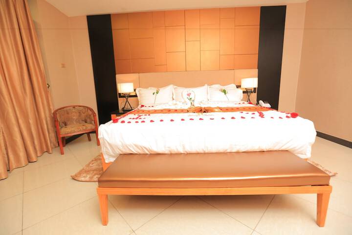 Room 14 of 38