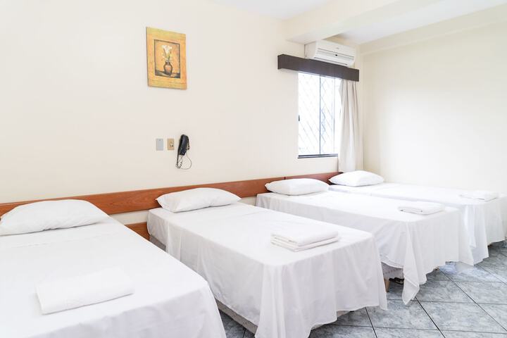 Room 9 of 32