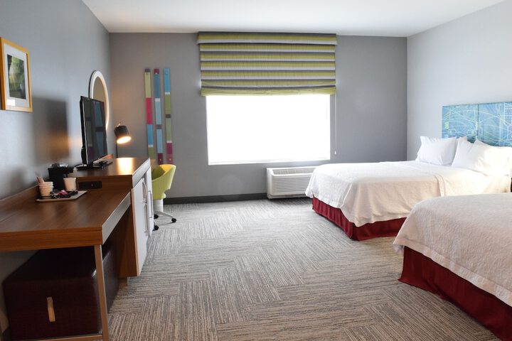 2 Queen Beds Hearing Accessible (13 of 13)