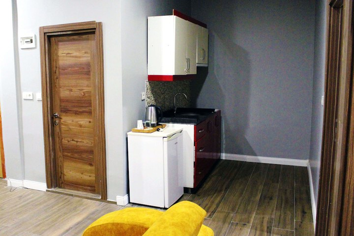 Room 12 of 108
