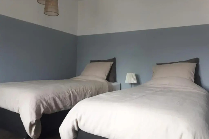 Room 2 of 13