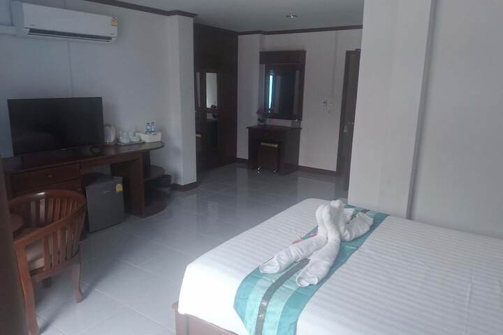Room 28 of 71