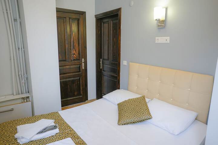 Room 20 of 53