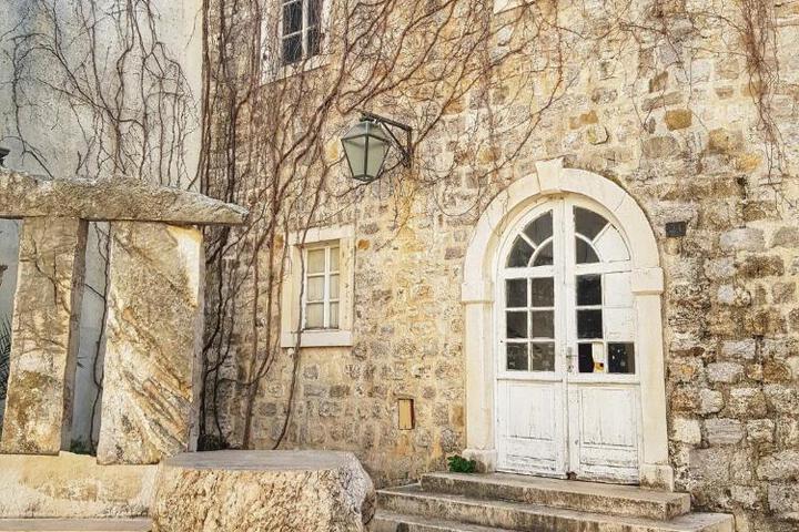 General 52 of 55