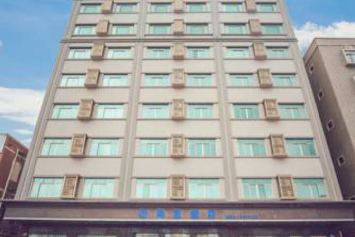 Ocean Sky Hotel
