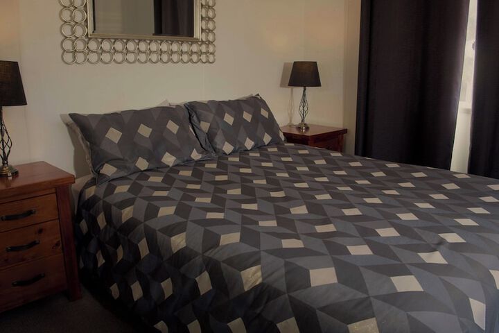 Room 6 of 14