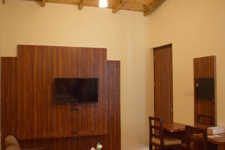 Room 13 of 178