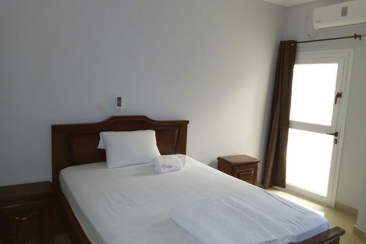 Room 5 of 20