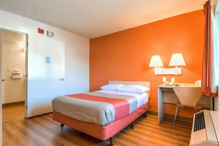 Room 14 of 26