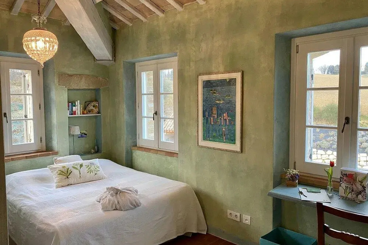 Room 6 of 23
