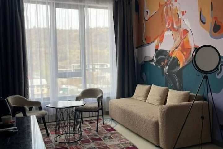 Room 19 of 38