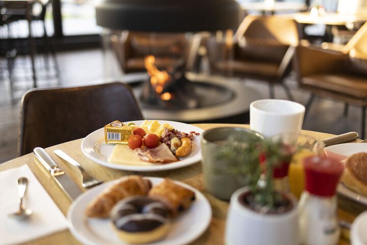 Breakfast/Coffee Service 54 of 60
