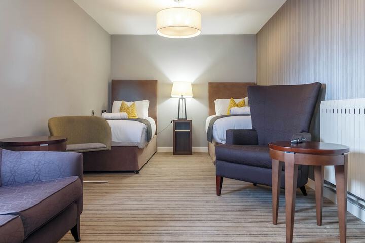 Room 30 of 151