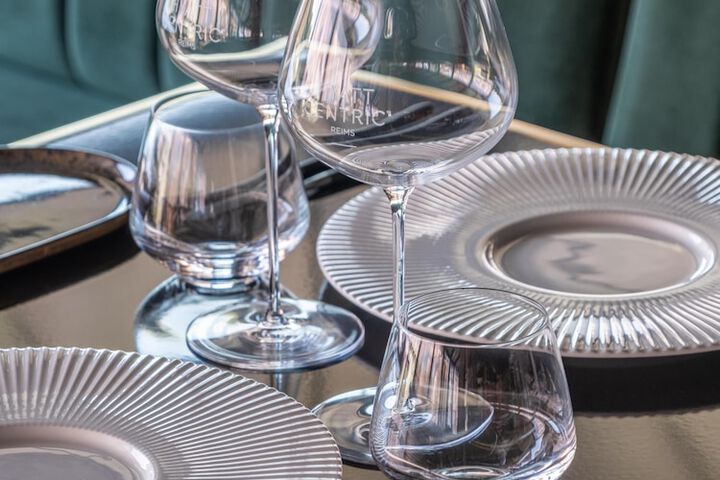Dining 61 of 100
